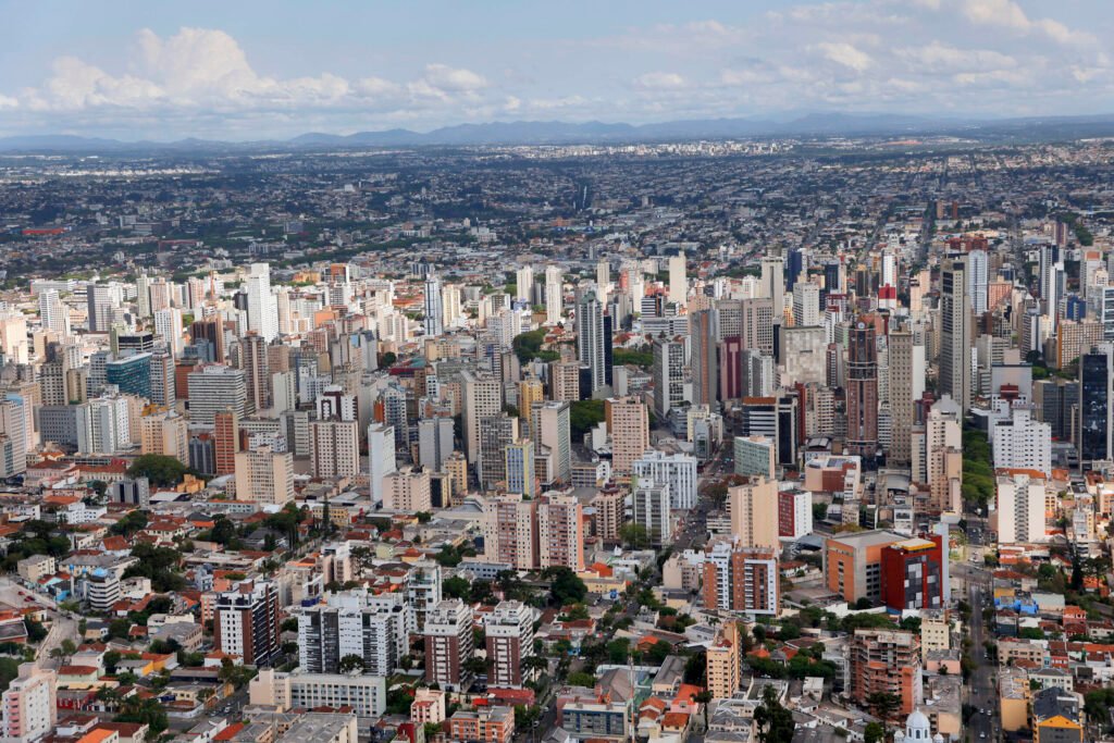 Imagens aéreas de Curitiba e região metropolitana - Campo Largo - BR 277 - Rodovia do Café - Represa do Passaúna - bairros Bigorrilho, Champagnat, Agua Verde, Batel, Centro Civico, Centro, Bacacheri, Alto da Glória, Alto da XV, Juveve, Cabral. Parque