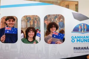 Governador Carlos Massa Ratinho Junior recebe  alunos do Ganhando o Mundo