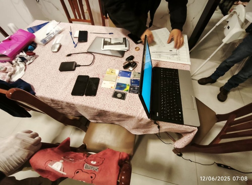 Captura de tela_12-6-2025_11917_www.flickr.com